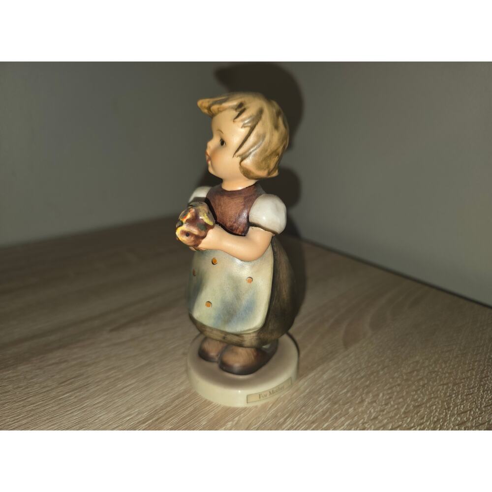 Vintage Hummel Figurine "For Mother" TMK 4 #257 5" Goebel Figure Germany‎ - Picture 5 of 7